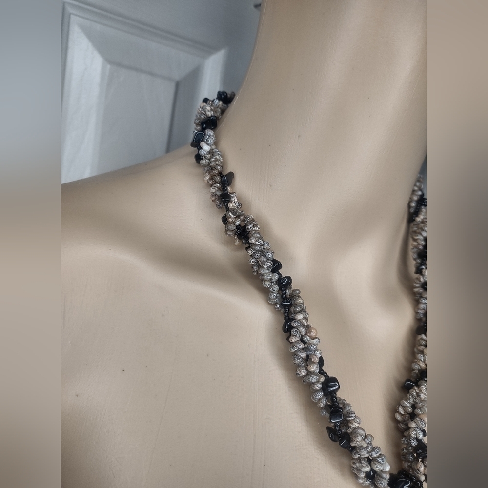 Black & Gray Beaded Statement Necklace Boho Tassel Pendant Fashion Jewelry - Picture 3 of 5